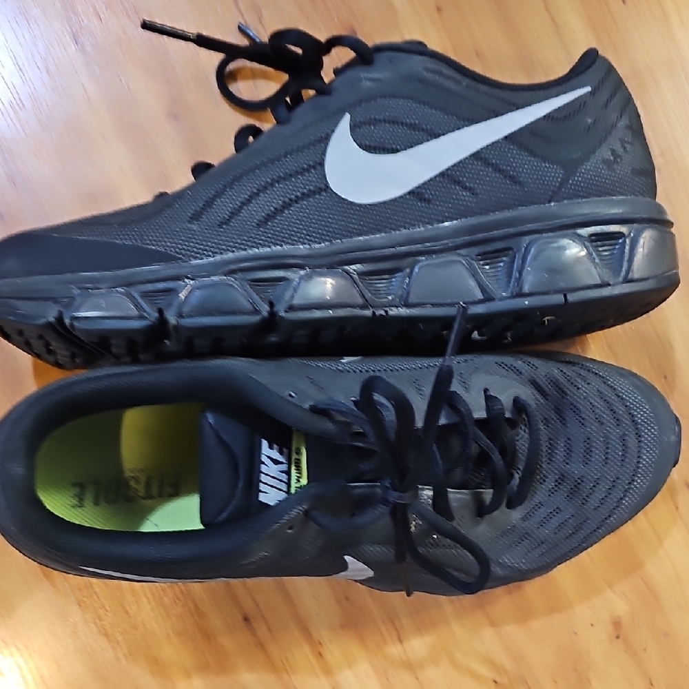 Nike Womens Black Tailwind 6